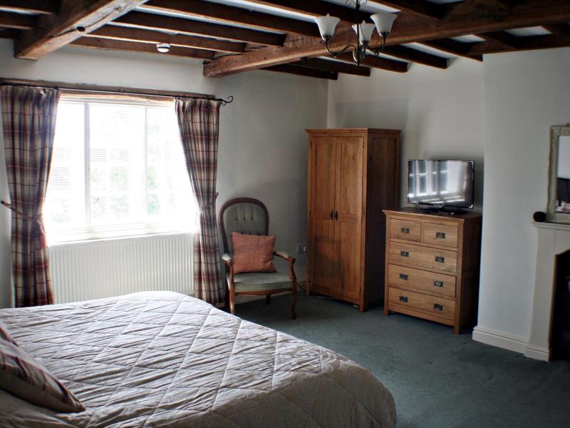 Room 2 - Super King / Twin with en-suite - Accommodation Photo
